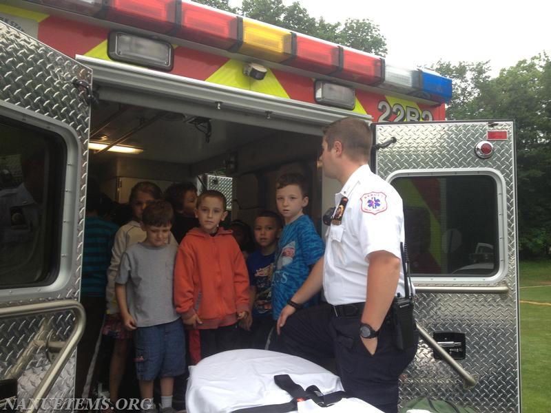 Lt. Roemish answering students' questions.
Photo: Nanuet EMS